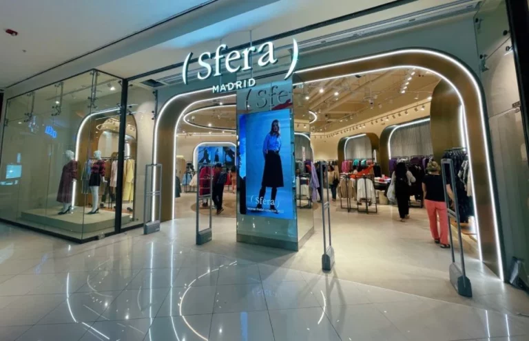 Sfera tiene estas 9 blusas por menos de 20 euros para cualquier tipo de cuerpo