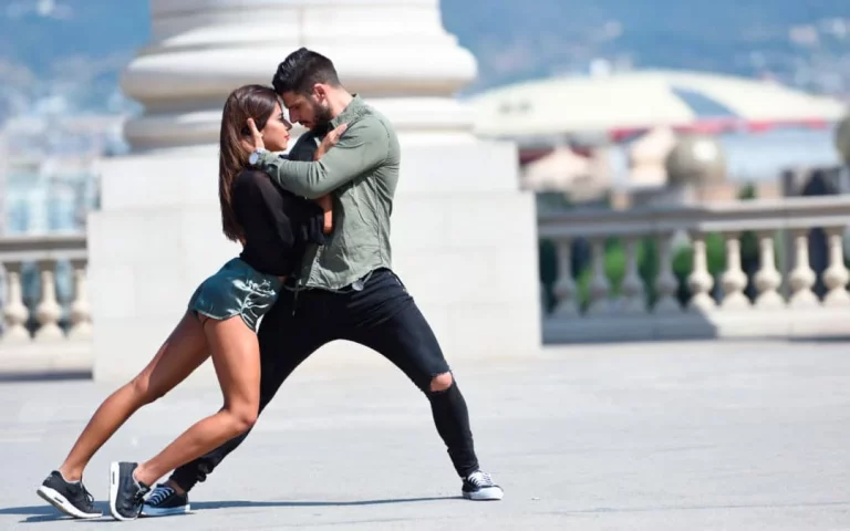 Cómo Elegir la Mejor Escuela de Baile en Barcelona: Consejos para Iniciarte en el Baile