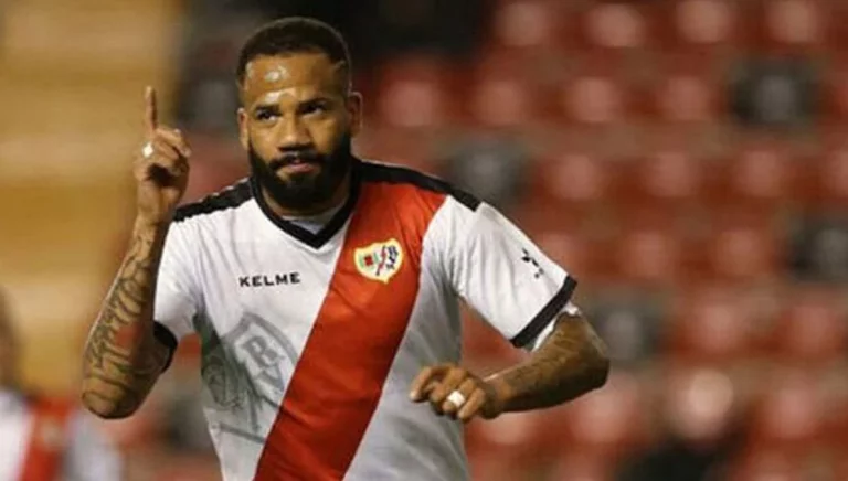 Víctor Fernández aprueba nueva ofensiva del Real Zaragoza en el Rayo