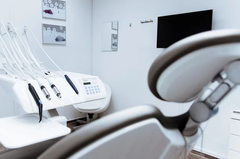 Cómo elegir la mejor clínica dental en Madrid
