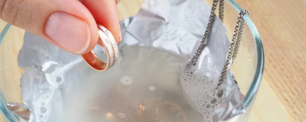 Cómo limpiar tus joyas oxidadas con Coca Cola 1 Otros procedimientos para limpiar tus joyas más allá de la Coca Cola