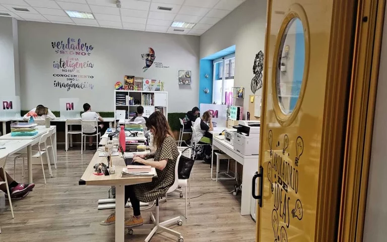 Centro de Estudios RMind: Una Revolución en la Educación Personalizada