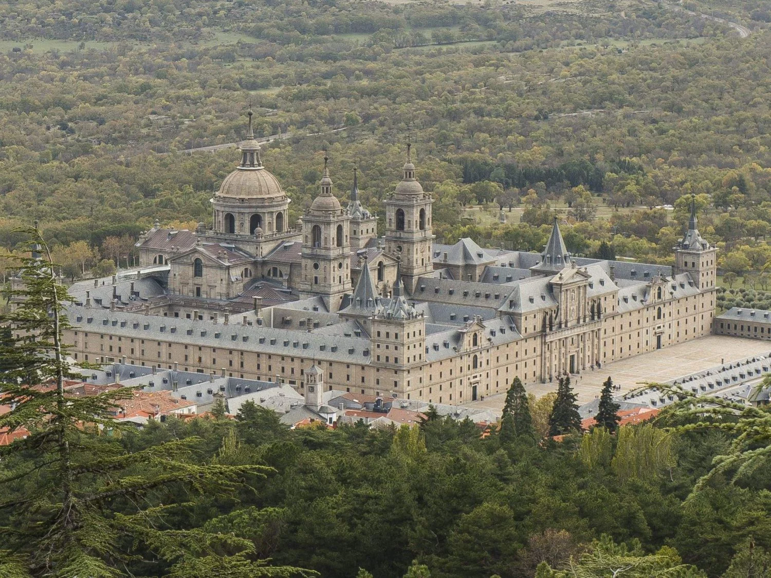 escorial Visitar estos 2 preciosos pueblos de Madrid en un solo día es fácil con esta guía de TikTok