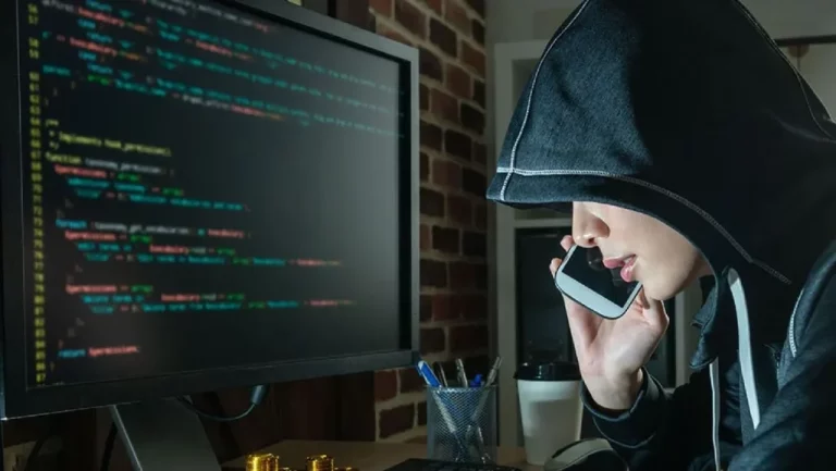 BBVA, Banco Santander y Caixabank advierten de este timo que puede costarte un disgusto