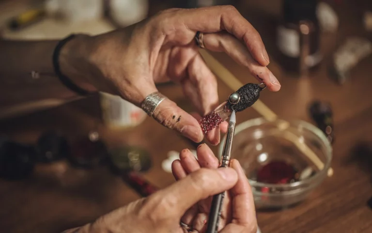 Las joyas artesanales, cada vez más en forma