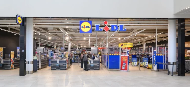 Desde 2 euros tienes en Lidl la colección de ropa y calzado más cool para padres e hijos