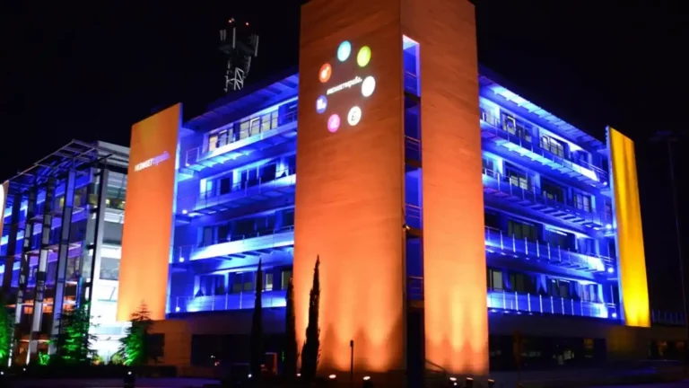 Accionistas de MFE-Media For Europe aprueban un dividendo de 0,25 euros