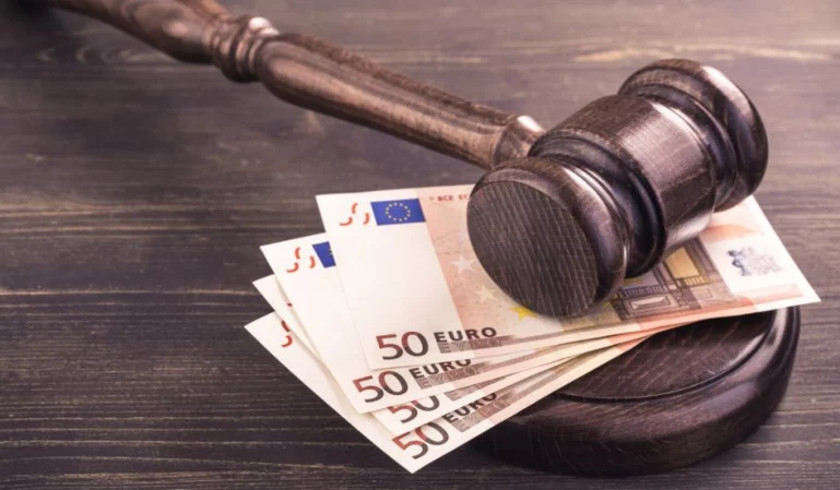 ¿Sabías que te va a caer una multa si haces alguna de estas 3 cosas en España?