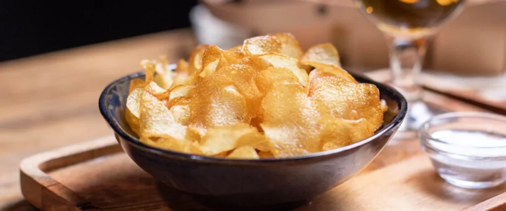 El método para hacer patatas fritas al microondas en 6 minutos 1 El paso final para tener unas patatas fritas estupendas