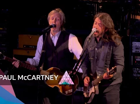 Miniatura del vídeo: Paul McCartney - Band on the Run (feat. Dave Grohl) (Glastonbury 2022)