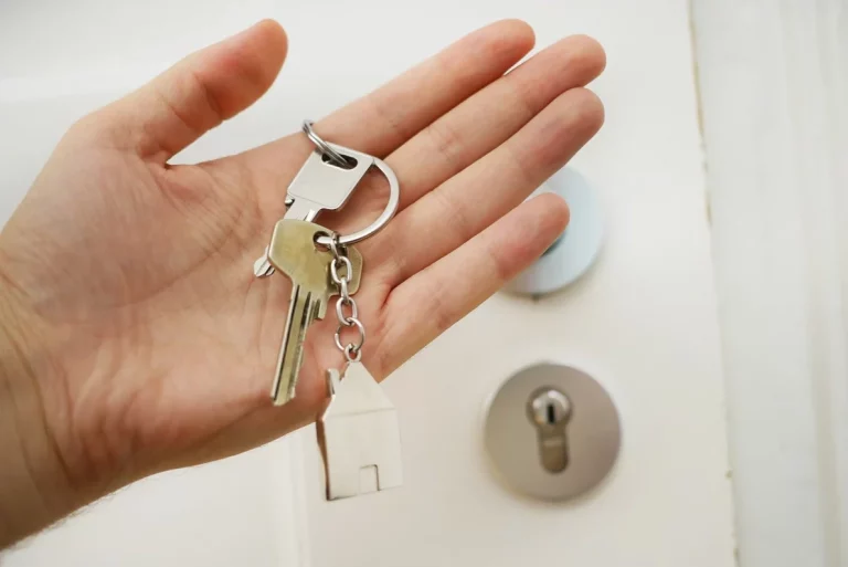 El portal inmobiliario Rightmove rechaza la cuarta oferta de compra de la familia Murdoch por 7.427 millones
