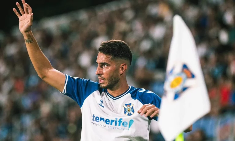 Roberto López frena su fichaje por el Zaragoza para jugar en LaLiga EA Sports