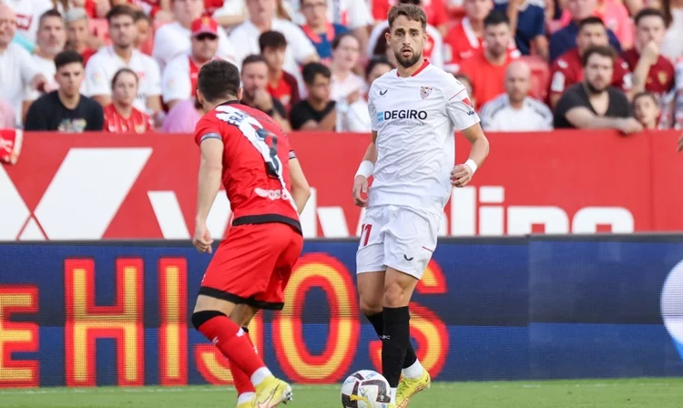 El Sevilla FC sigue con las renovaciones polémicas: tras García Pimienta viene él