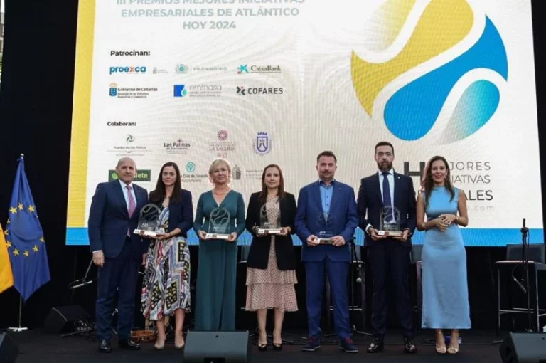 Fred. Olsen Express es galardonada en los Premios Atlántico Hoy por su contribución al transporte en Canarias