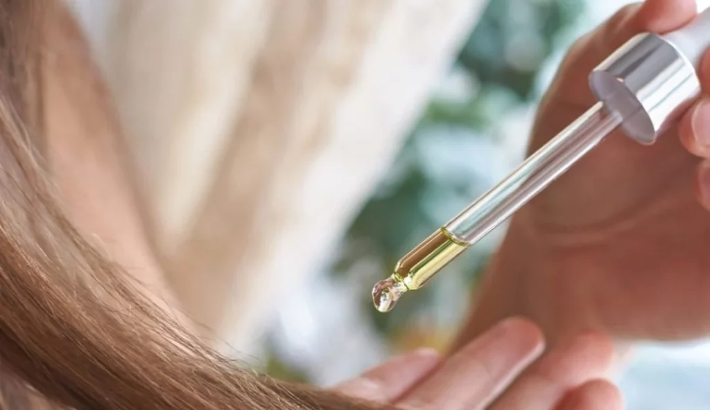 Primor vende por menos de 5 euros un aceite que acaba con el pelo encrespado en segundos