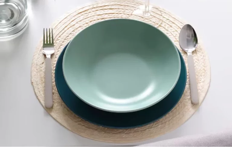 ¿18 platos por 30 euros? La nueva vajilla de IKEA es una auténtica locura y te la enseñamos