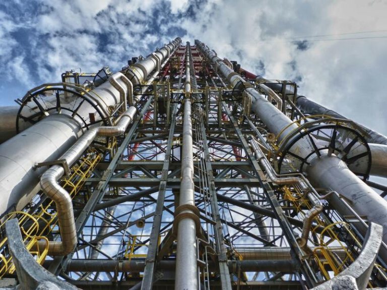 Técnicas Reunidas firma un acuerdo con IGNIS para proyectos de amoniaco verde en España, con una inversión de 5.000 millones