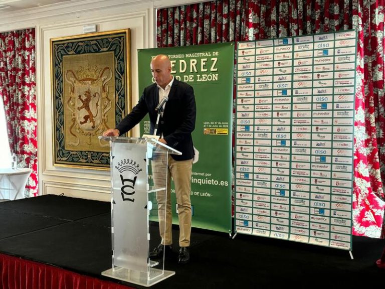 Alcalde de León insta al PSOE a un 