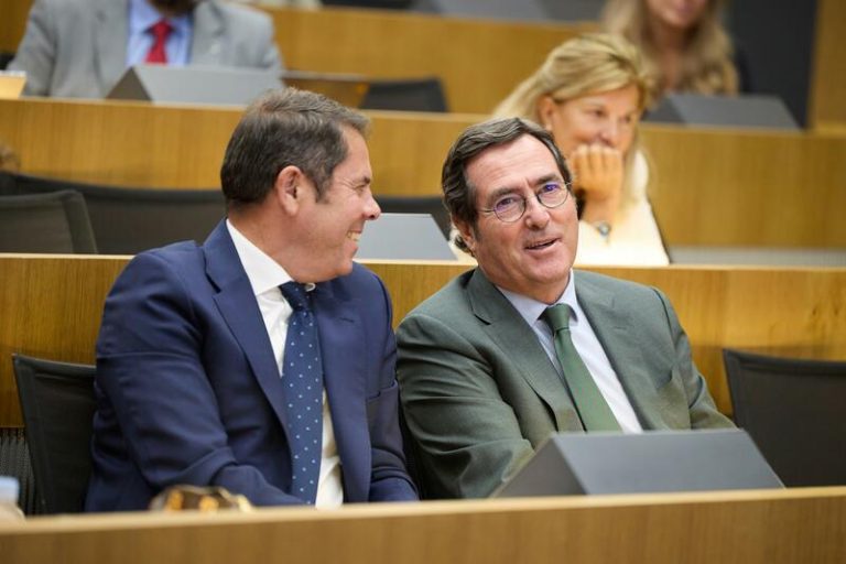 Cepyme aprueba los datos de trabajo, pero alerta del aumento de los costes laborales para pymes