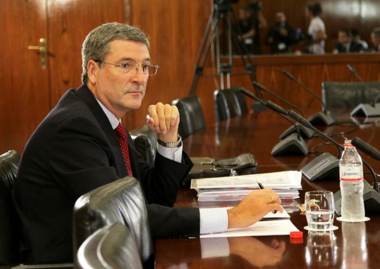 El Constitucional anula la condena por los ERE a Serrano Aguilar, que debe salir de prisión