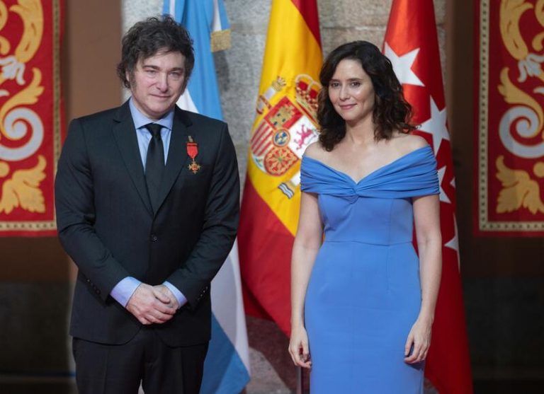 El PSOE recurre la concesión de la Medalla a Milei por supuesto fraude de ley