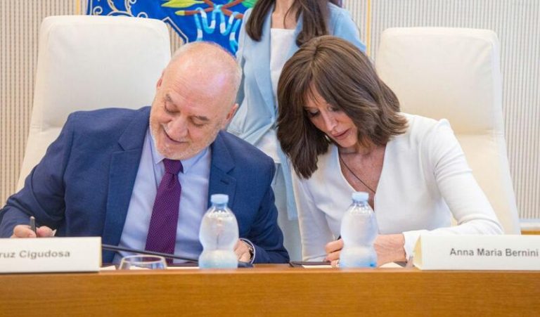 España afianza el compromiso de Italia para financiar un acelerador de partículas