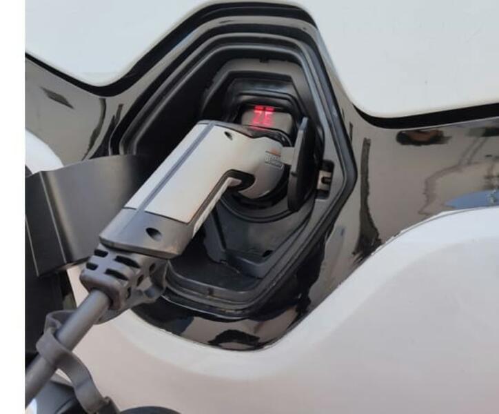 BBVA amplia su servicio a particulares de compra de coches híbridos y eléctricos