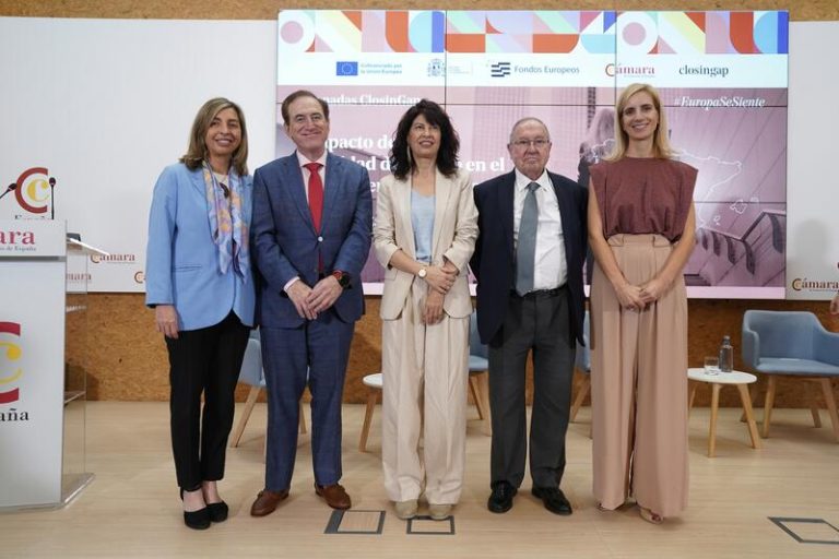 Redondo insiste: sin el compromiso conjunto de instituciones y empresas, la igualdad seguirá siendo una utopía