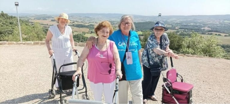 Unas 130 personas disfrutarán de las 'Vacaciones Amigas' para no sentirse solos