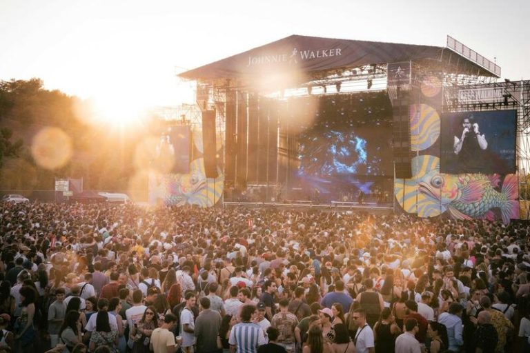 Río Babel junta 16.000 personas en su primera jornada con la actuación de Juanes