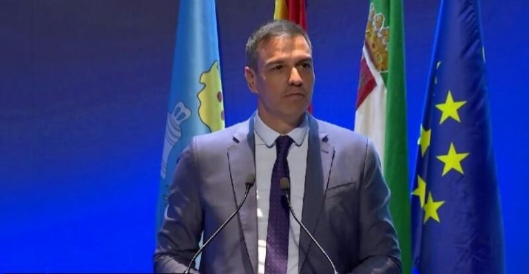 Pedro Sánchez pone la gigafactoría de Cáceres con 1.000 millones de inversión