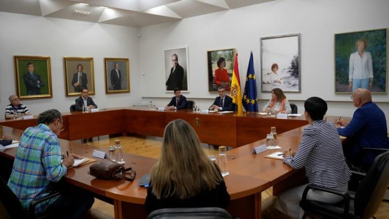 El Gobierno exige a la Iglesia un sistema de reparación obligatorio con participación de víctimas de abusos