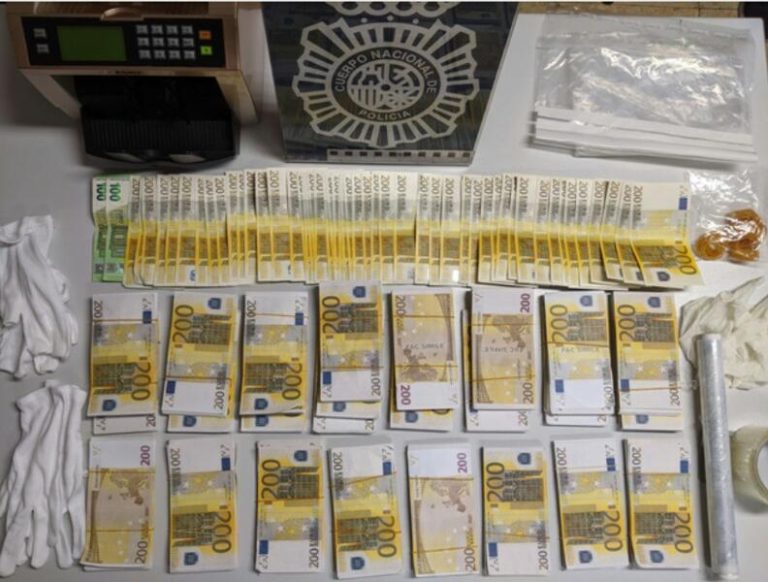 Una banda de estafadores que tenía más de 100.000 billetes falsos y actuaba por todo España ha sido desarticulada