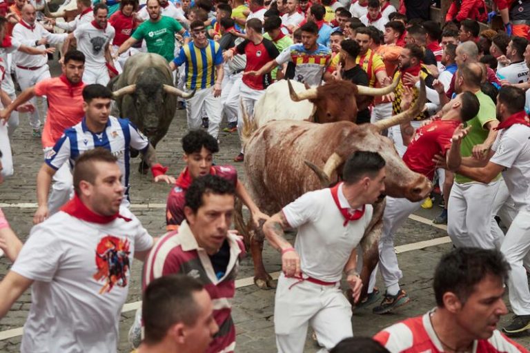 Graves tres de los heridos en el séptimo encierro de San Fermín