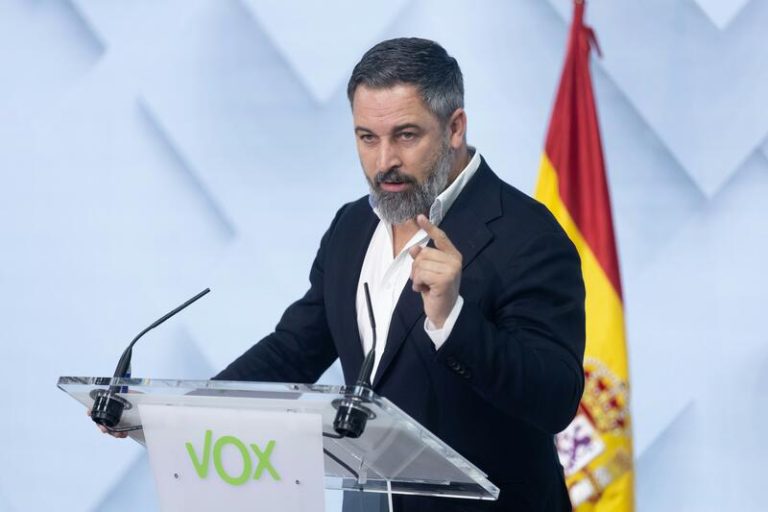 Abascal presiona al PP por un plan para repatriar a inmigrantes sin papeles a fin de apoyarlos