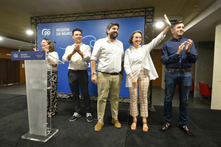 López Miras avanza que la nueva composición del Gobierno regional se conocerá el lunes