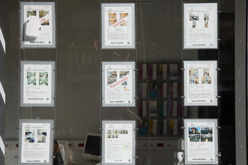 Regresa a tasas negativas la compraventa de viviendas tras desplomarse en mayo Regresa a tasas negativas la compraventa de viviendas tras desplomarse en mayo