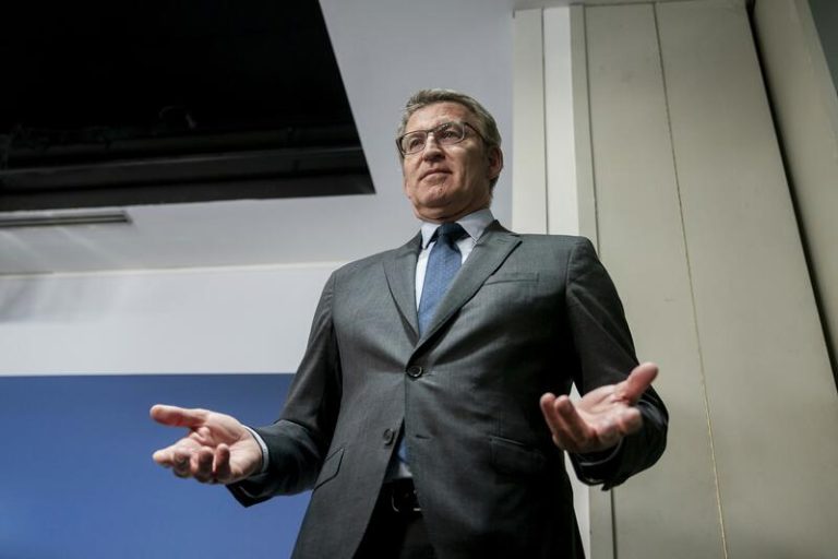 El PP se aferra a Vox mientras que la izquierda lo denuncia