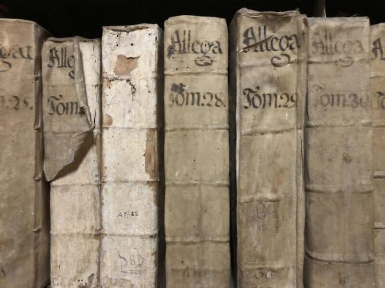 Alucinante documento del XVII: Asombroso archivo donde 14 letrados protegieron a una supuesta bruja hace siglos