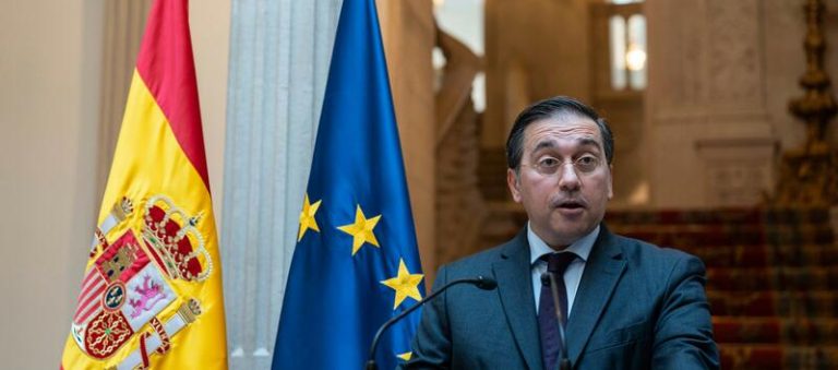 Albares traslada a su homóloga de Ghana el interés de empresas españolas en el país