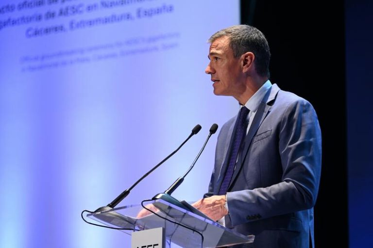 FAPE insta a Sánchez a asegurar la libertad de los periodistas y la independencia de los medios de comunicación