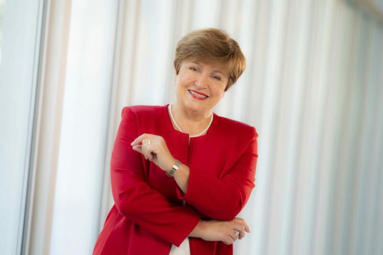 El Fondo Monetario Internacional advierte que la lenta bajada de la inflación supone riesgos de tipos de interés elevados 