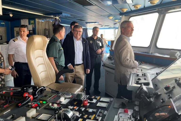 Cae un 23% el tránsito de pasajeros en el puerto de Granada en lo que va de OPE