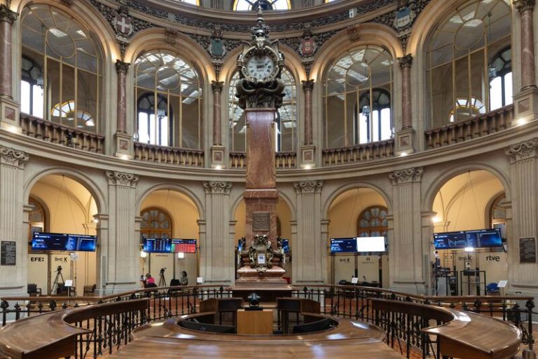 El Ibex 35 cierra con una suba del 0,13% y reconquista los 11.100 enteros