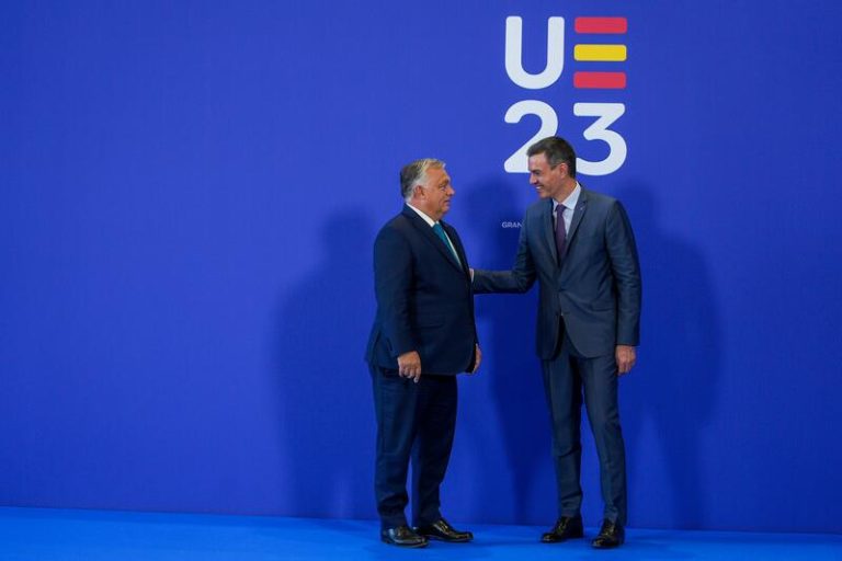 España descarta el boicot y decidirá si van ministros a reuniones de la UE organizadas por Orbán