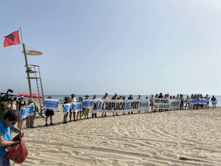 La Comissió Ciutat-Port exigen detener la ampliación del Puerto de Valencia