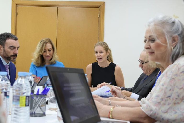 La Comunidad de Madrid lanza línea de ayuda gratuita para personas con discapacidad las 24 horas