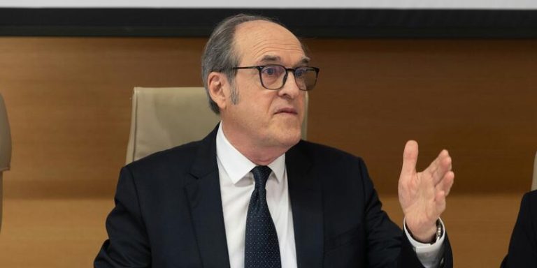 El Defensor del Pueblo lamenta la situación de los menores migrantes en Canarias: 