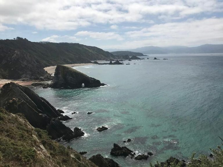 Hombre muere tras caer al mar en el banco de los acantilados de Loiba, Ortigueira