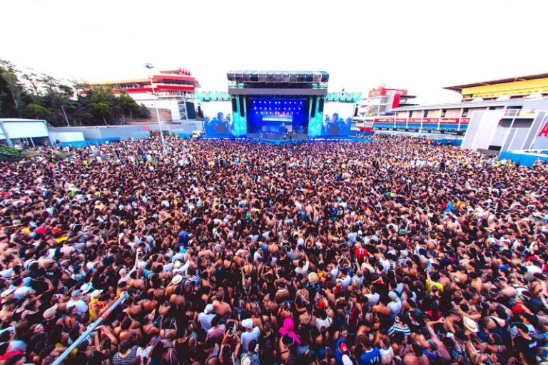 El Reggaeton Beach Festival de Barcelona cautiva a 85.000 espectadores